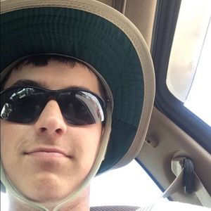 Meet your Posher, Logan